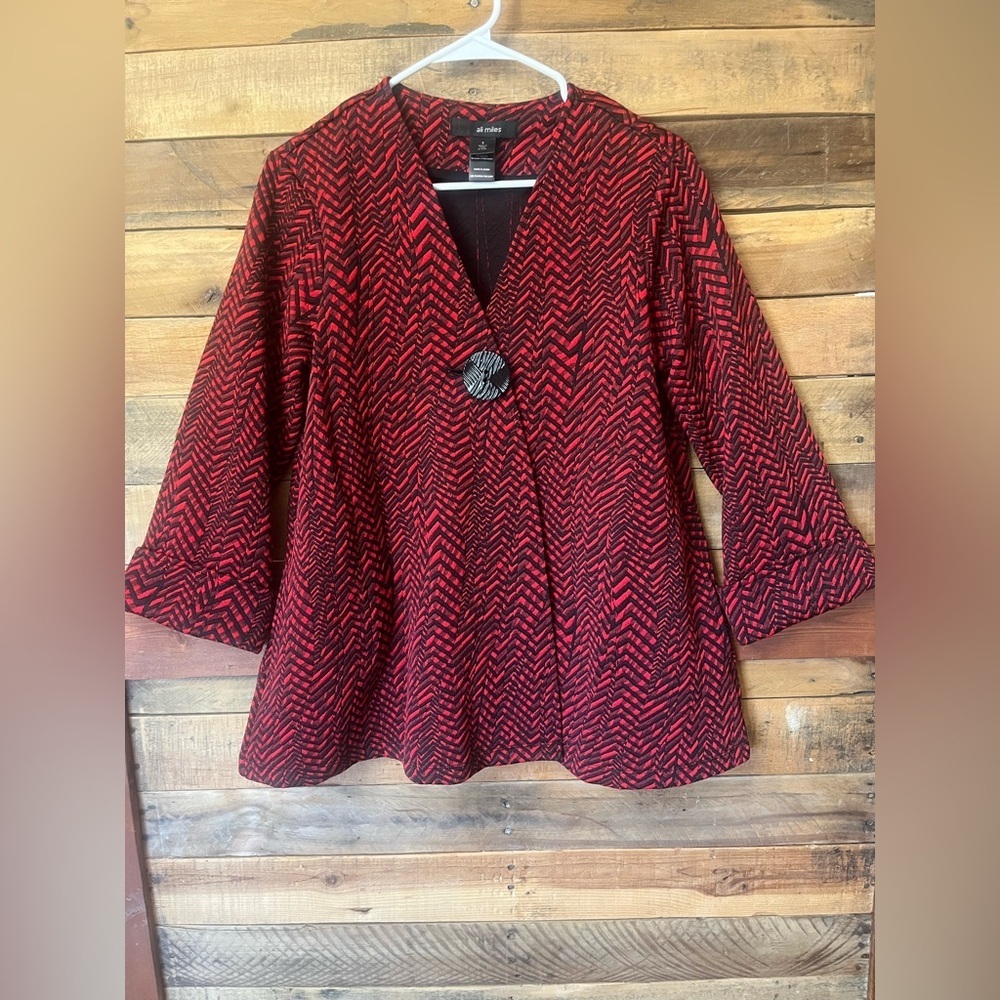 Ali Miles Red & Black Patterned V-Neck Tunic with Statement Button
